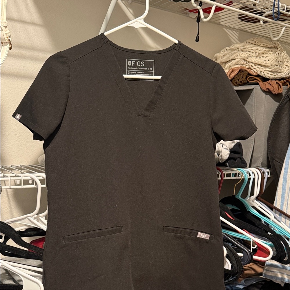 Figs Black V-Neck Scrub Top